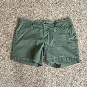 Old Navy Everyday Green 5” Shorts